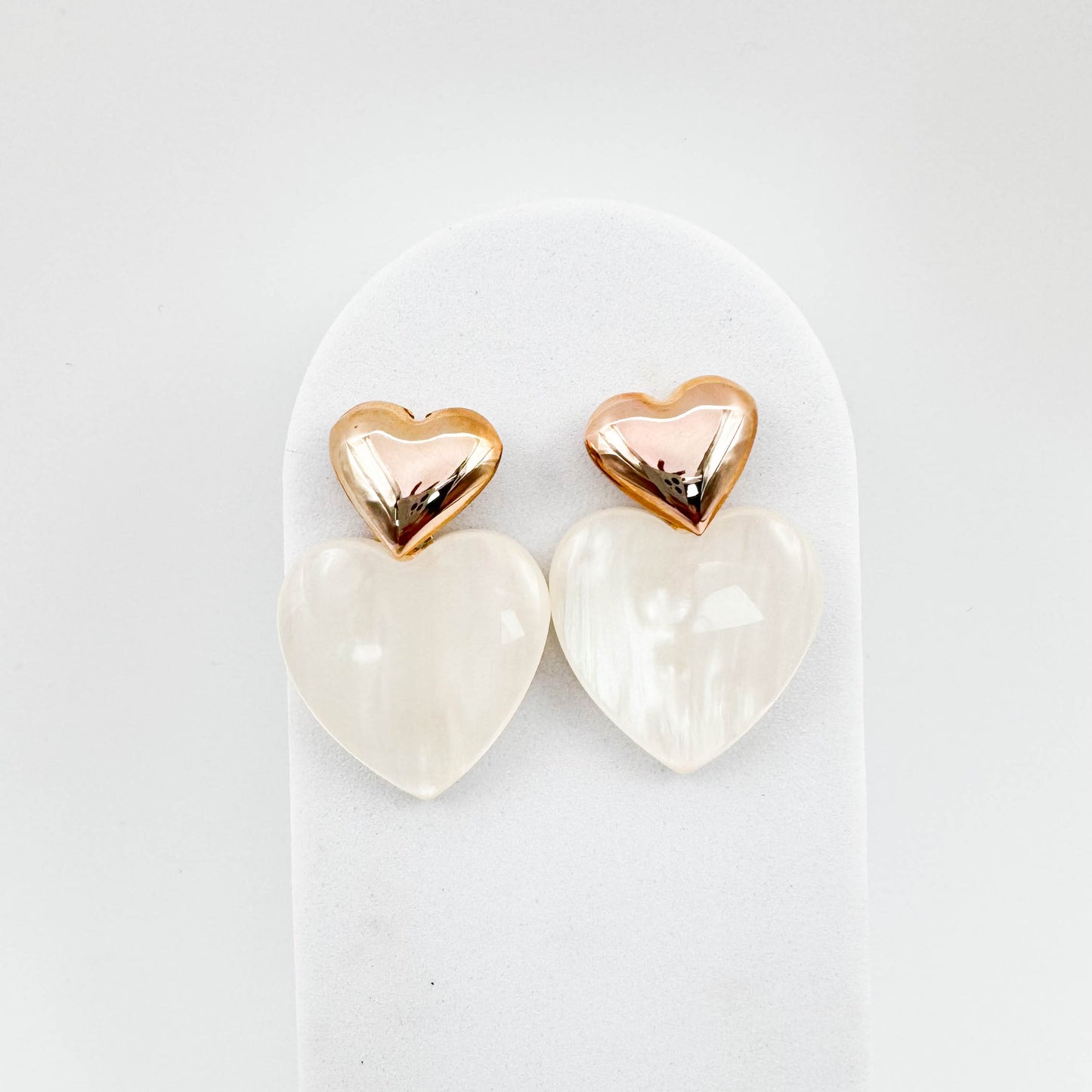 PENDIENTES DOBLE CORAZÓN DE NÁCAR | Baño doble de oro de 18 quilates